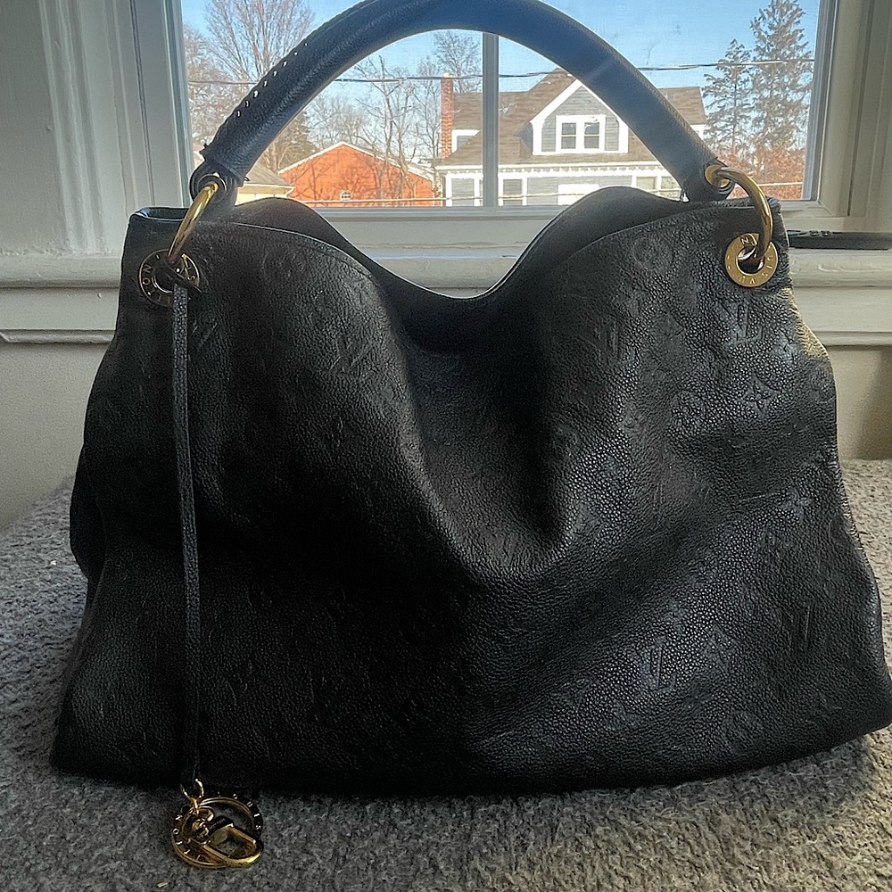 Louis Vuitton Artsy MM Empreinte Noir with box & dustbag